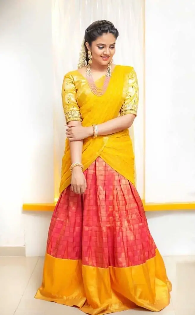 SOUTH INDIAN TV ACTRESS SREEMUKHI IN TRADITIONAL YELLOW LEHENGA CHOLI 2